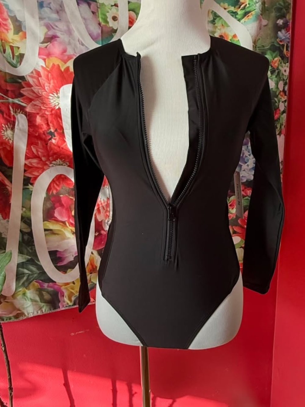 NWT Hurley long sleeve swimsuit